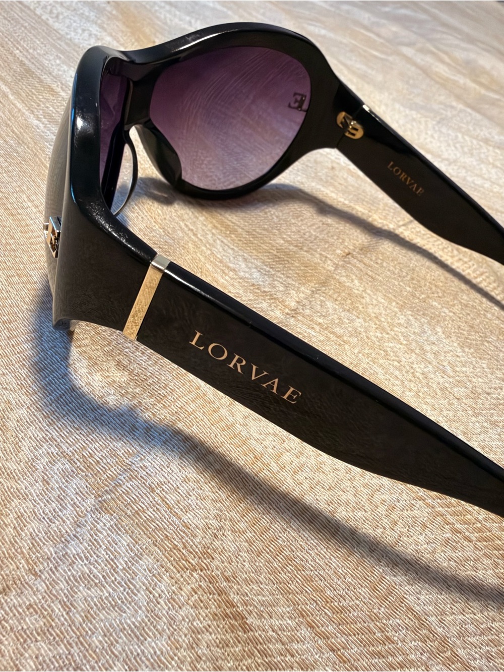LORVAE Women's Black Sunglasses with Gradient Purple Lenses